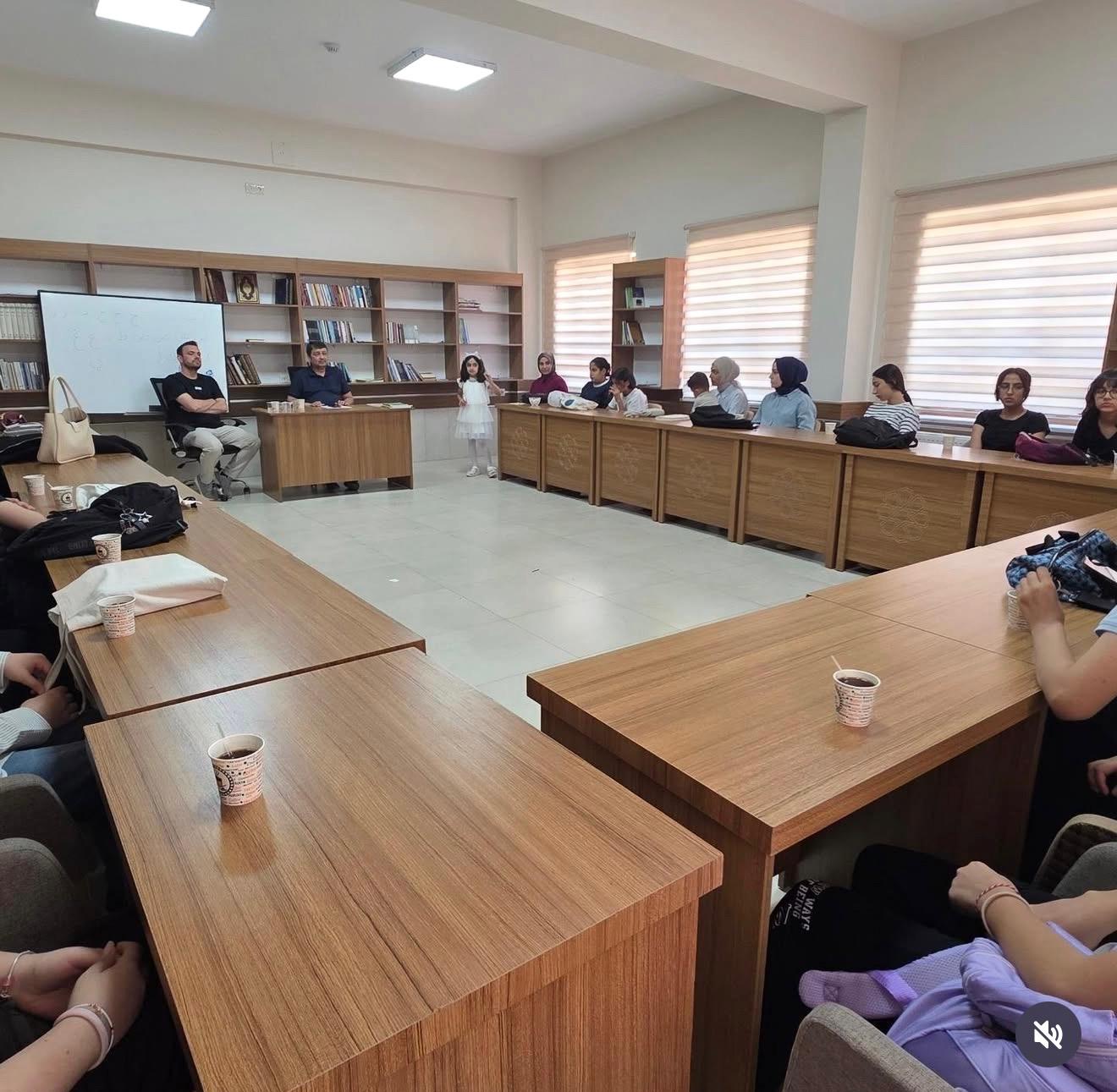 Dr. Öğr. Üyesi Bünyamin Açıkalın Tarafından "Yüce Dinimizin İnsanların Dünya ve Ahirette Mutlu Olmalarını Hedeflemesi" Başlıklı Konferans Verildi