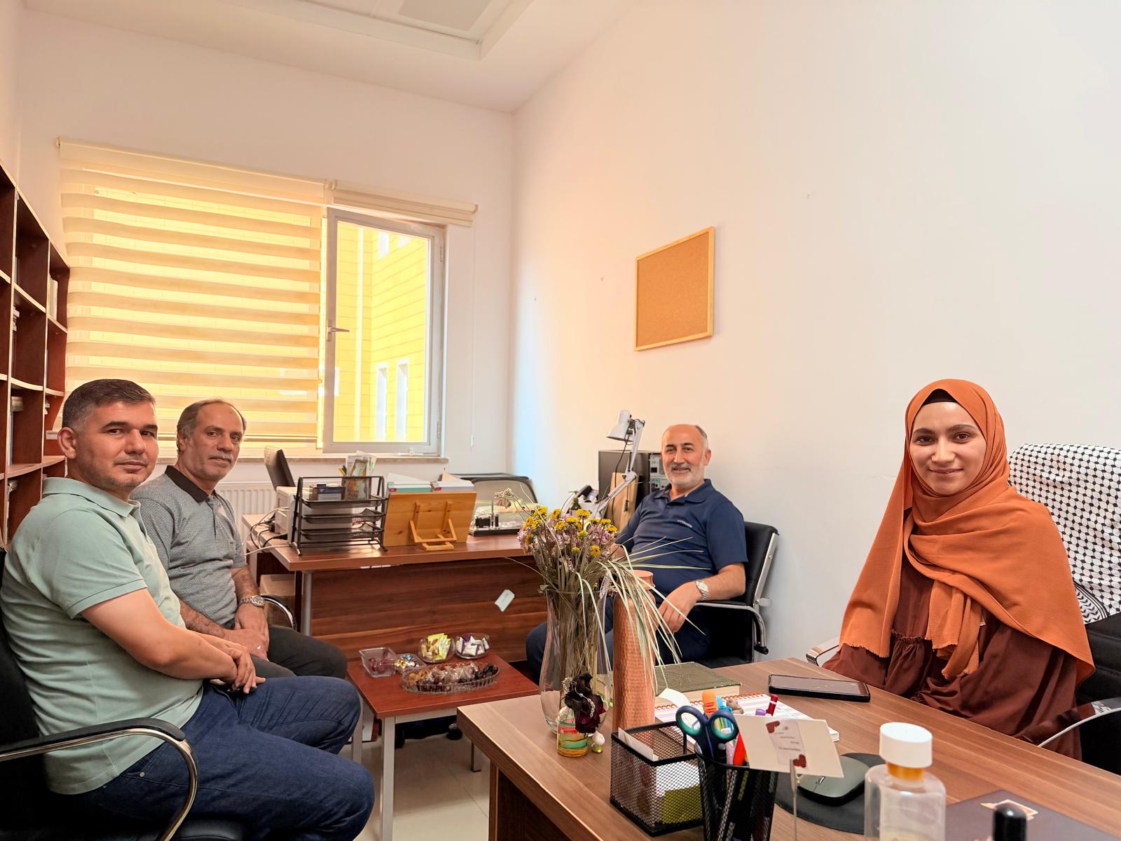 Fakülte Yönetimimizden Arş. Gör. Hatice Kübra Değirmenci'ye Tebrik Ziyareti