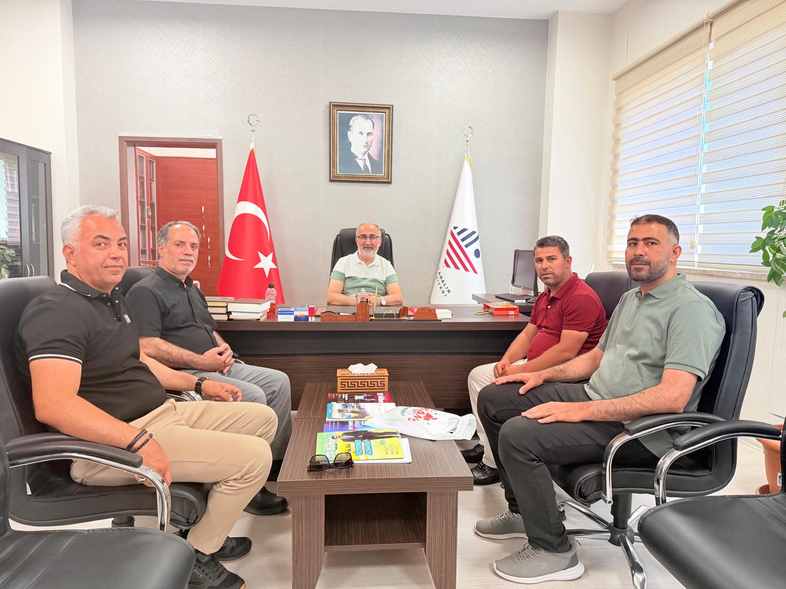 İl Özel İdare İmam Hatip Ortaokulu Müdür Yardımcısı Uğur Pehlivan ile Din Kültürü ve Ahlak Bilgisi Öğretmenleri Aziz Yılan ve Mehmet Uğurlu, Fakültemizi Ziyaret Etti