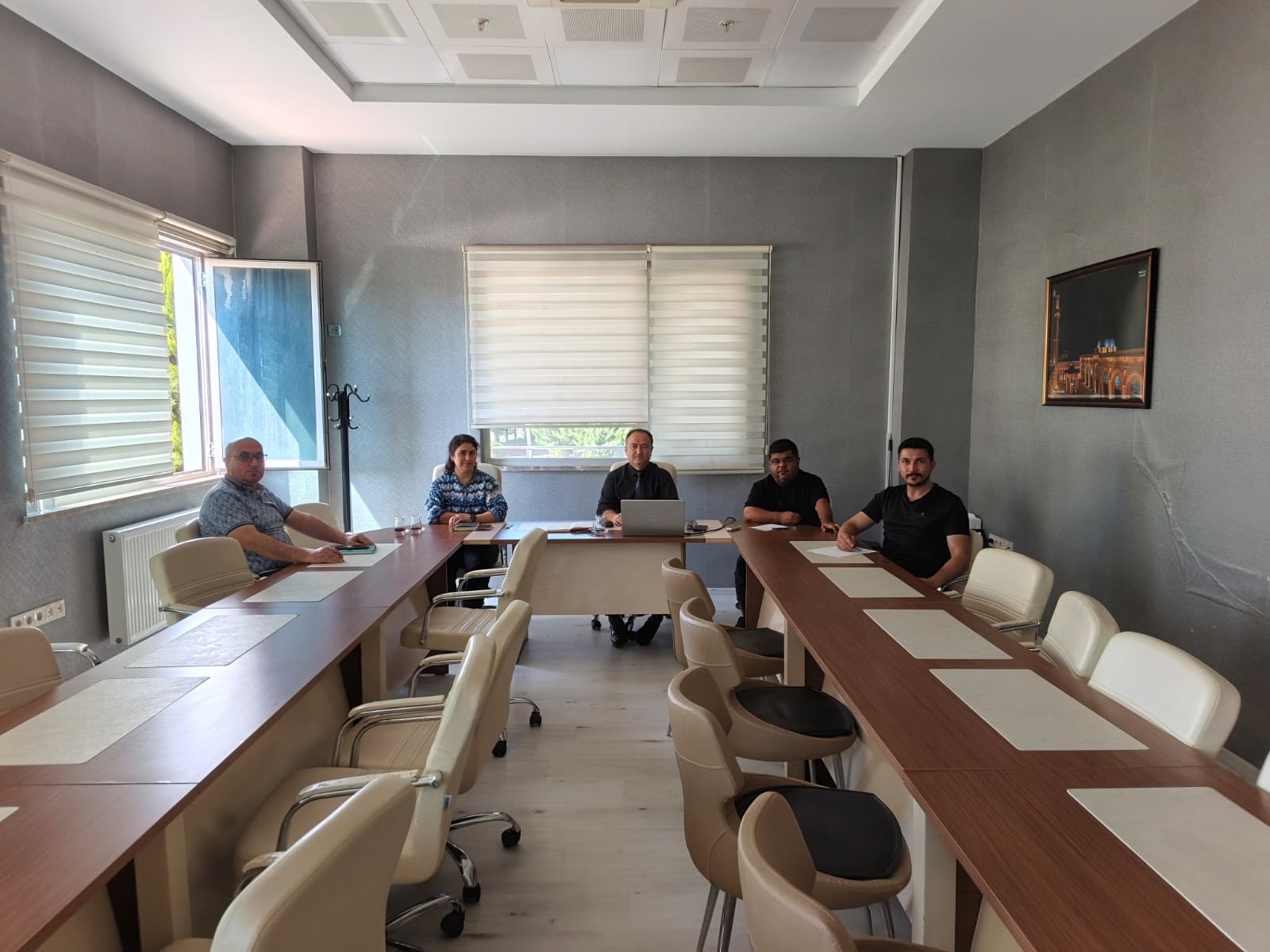 Yeni Akademik Yılın Başlaması Dolayısıyla Fakültemizde İdari Personele Yönelik Değerlendirme Toplantısı Gerçekleştirildi