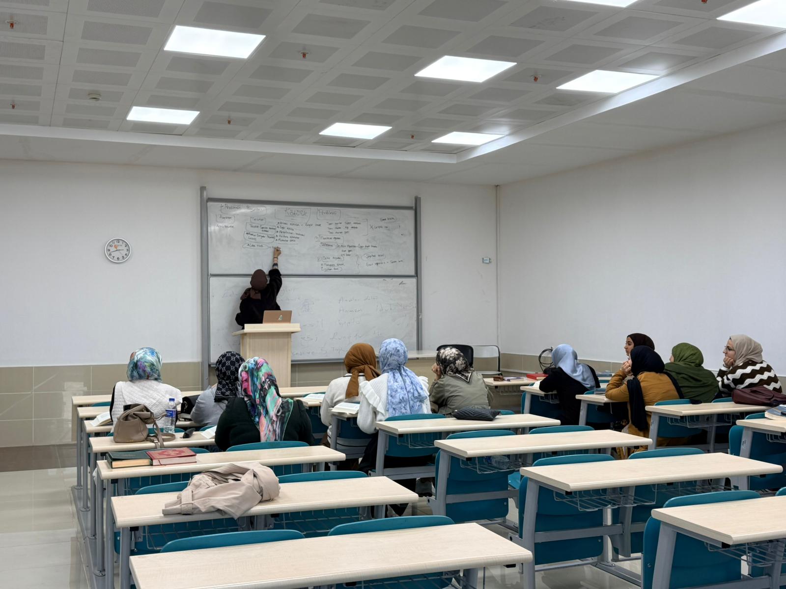 Arş. Gör. Hatice Kübra Ömeroğlu Tarafından “Kötülük Problemine Çağdaş Yaklaşımlar” Başlıklı Sunum Gerçekleştirildi