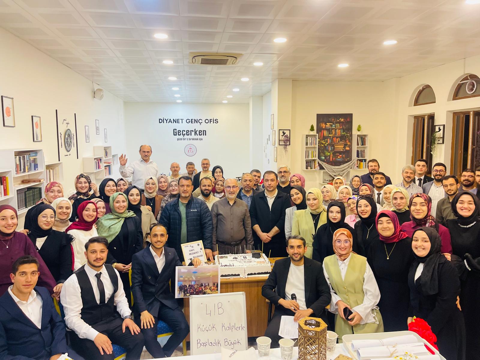 4-B Sınıfı Mezuniyet Programı Gerçekleştirildi