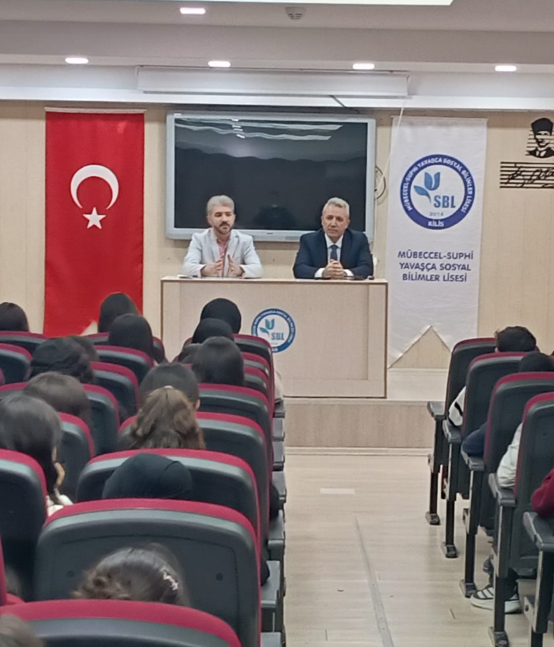 Doç. Dr. Yusuf AĞKUŞ Mübeccel-Suphi Yavaşça Sosyal Bilimler Lisesinde Söyleşide Bulundu